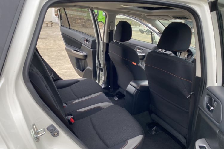 Used Subaru XV 2016 2.0i Comfort Navigation Edition Interior 6