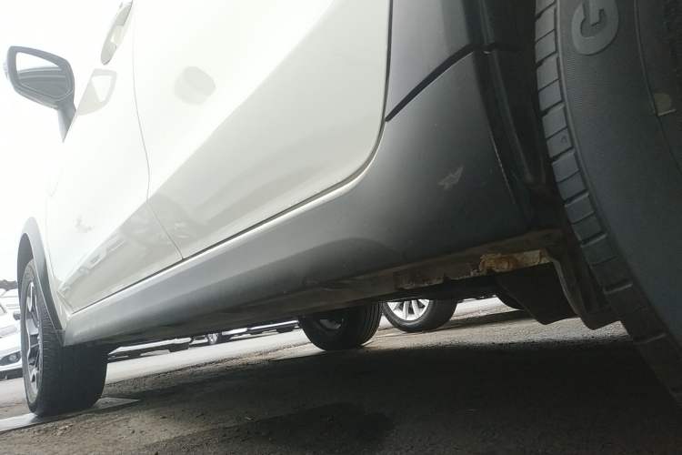 Used Subaru XV 2016 2.0i Comfort Navigation Edition Left Side Sill