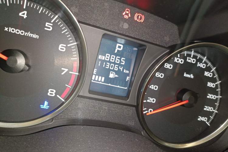 Used Subaru XV 2016 2.0i Comfort Navigation Edition Odometer Close Up