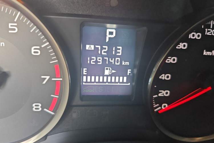 Used Subaru XV 2016 2.0i Comfort Navigation Edition Odometer Close Up