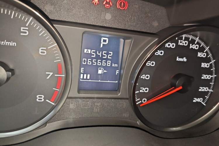 Used Subaru XV 2016 2.0i Comfort Navigation Edition Odometer Close Up