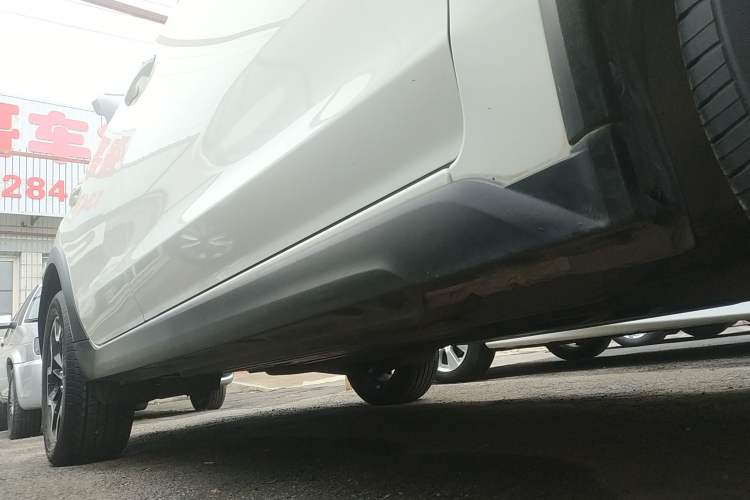 Used Subaru XV 2016 2.0i Comfort Navigation Edition Right Side Sill