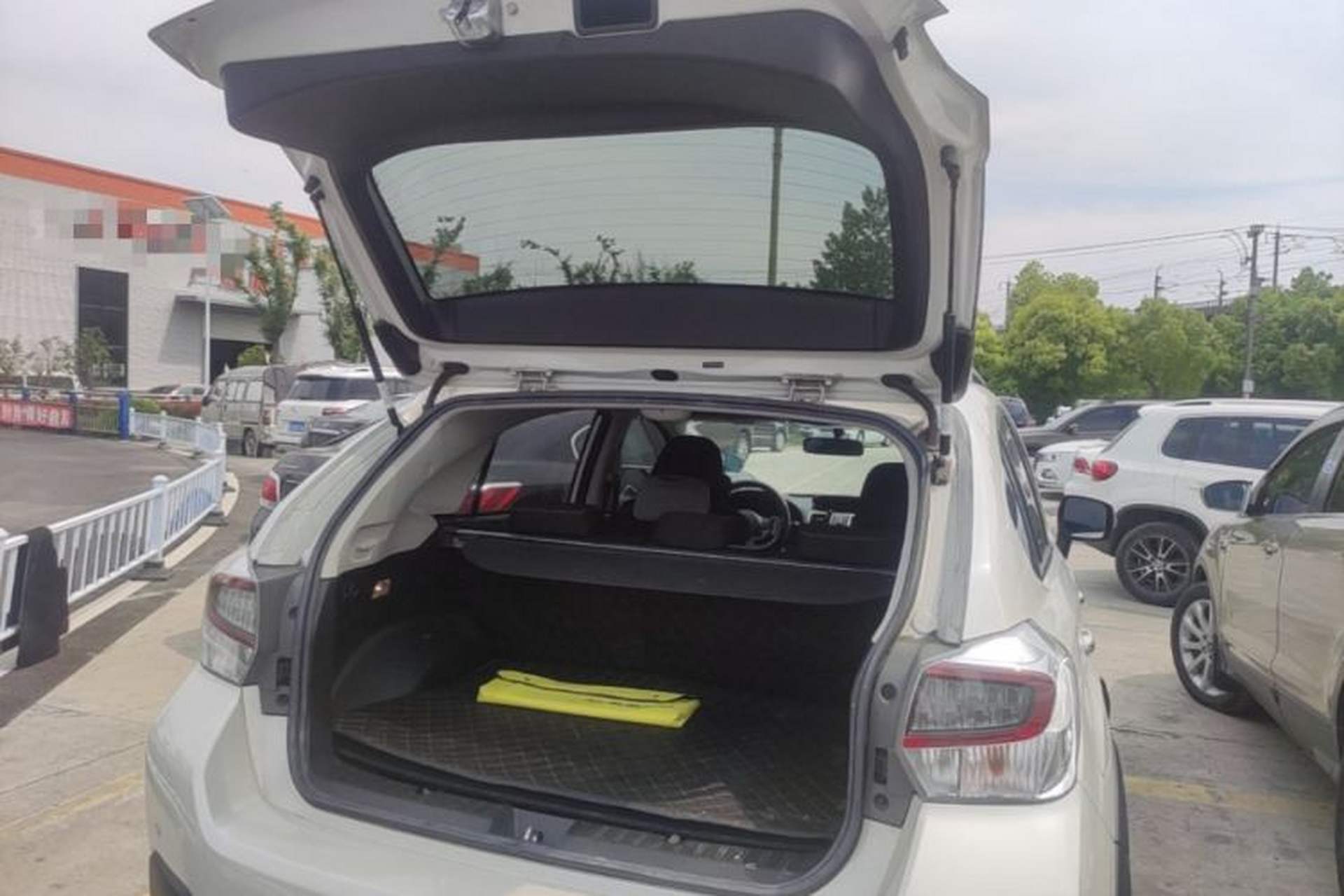 Used Subaru XV 2016 2.0i Comfort Navigation Edition Trunk