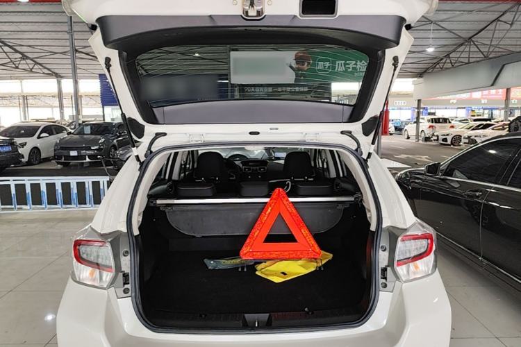 Used Subaru XV 2016 2.0i Comfort Navigation Edition Trunk