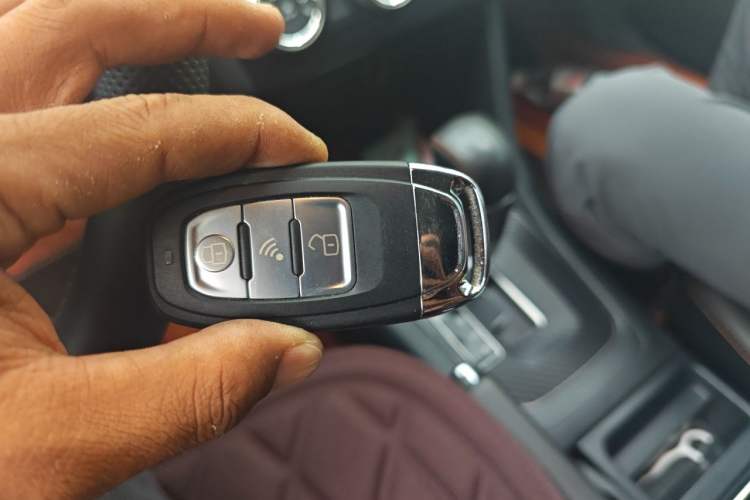 Used Subaru XV 2016 2.0i Comfort Navigation Edition Vehicle Key
