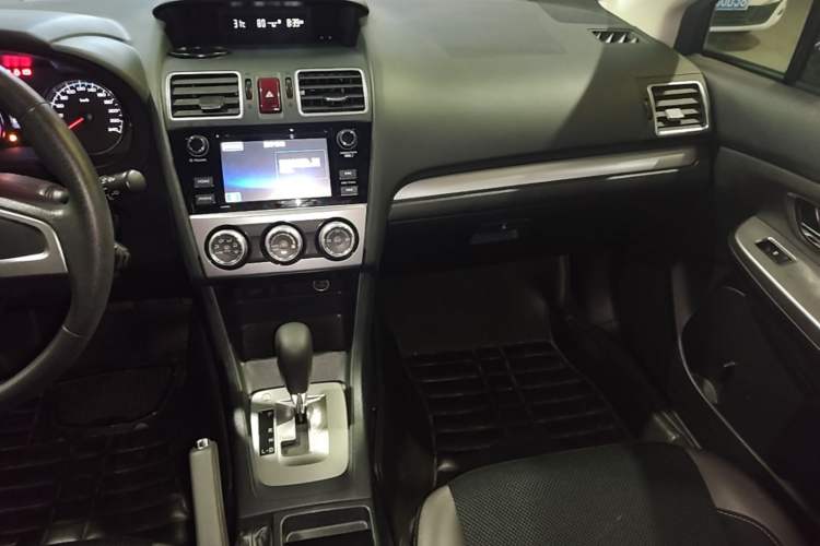 Used Subaru XV 2017 2.0i Ambition Edition Audio And AC Panel