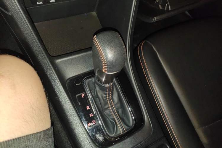 Used Subaru XV 2017 2.0i Elite Edition Gear Lever