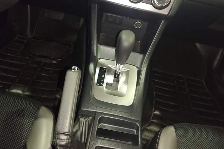 Used Subaru XV 2017 2.0i Ambition Edition Gear Lever