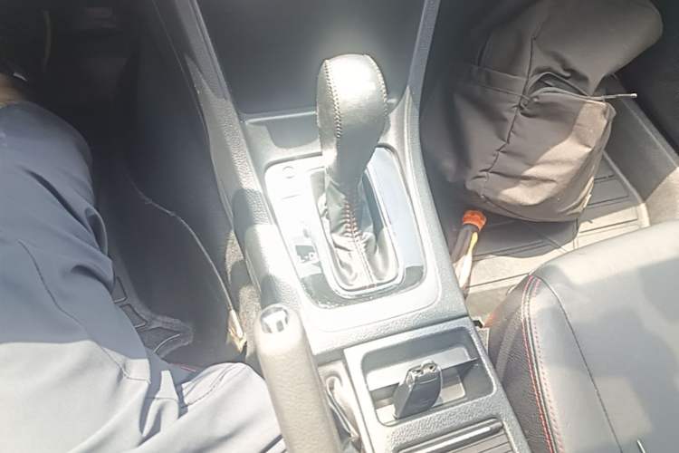 Used Subaru XV 2017 2.0i Special Edition Gear Lever