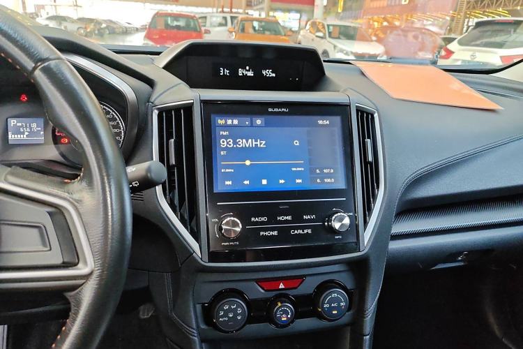 Used Subaru XV 2018 2.0i All-Wheel-Drive Elite Edition Audio And AC Panel