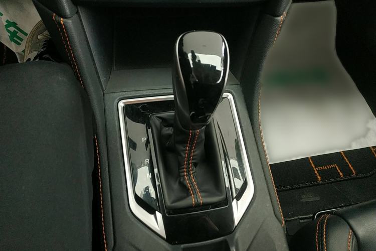 Used Subaru XV 2018 2.0i All-Wheel-Drive Luxury Edition with EyeSight Gear Lever