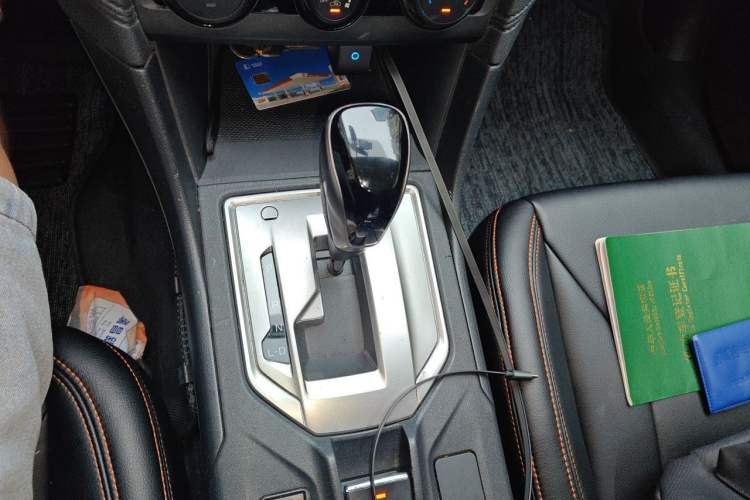 Used Subaru XV 2018 2.0i All-Wheel-Drive Elite Edition Gear Lever