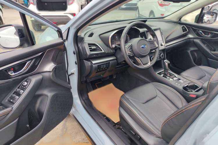 Used Subaru XV 2018 2.0i All-Wheel-Drive Luxury Edition Interior 2