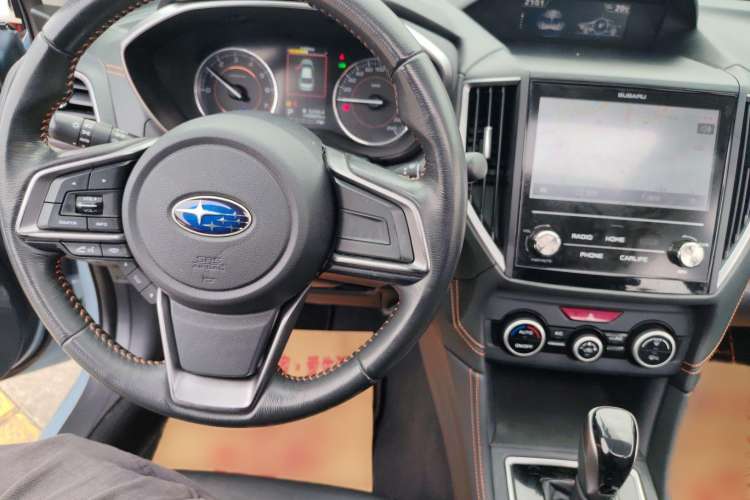 Used Subaru XV 2018 2.0i All-Wheel-Drive Luxury Edition Interior 3