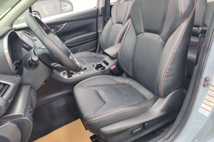 Used Subaru XV 2018 2.0i All-Wheel-Drive Luxury Edition Interior 4