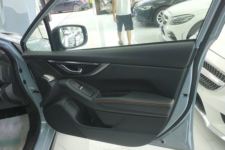 Used Subaru XV 2018 2.0i All-Wheel-Drive Luxury Edition with EyeSight Interior 5