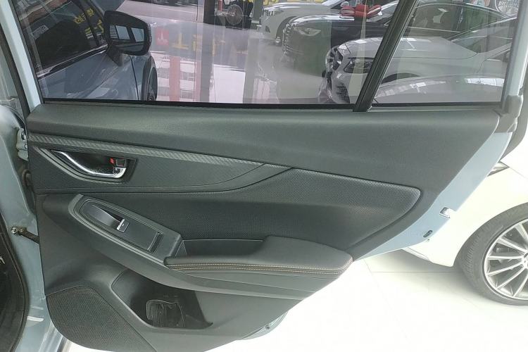 Used Subaru XV 2018 2.0i All-Wheel-Drive Luxury Edition with EyeSight Interior 6