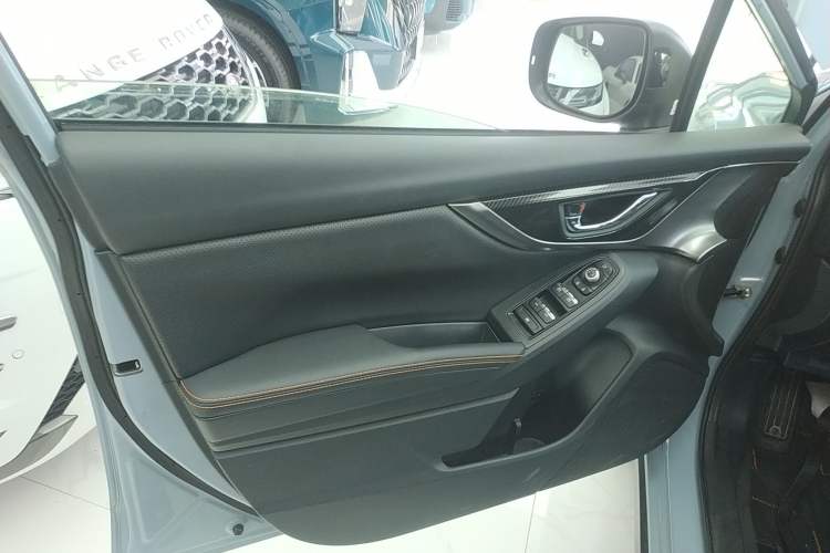 Used Subaru XV 2018 2.0i All-Wheel-Drive Luxury Edition with EyeSight Interior 7