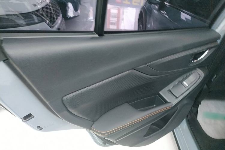 Used Subaru XV 2018 2.0i All-Wheel-Drive Luxury Edition with EyeSight Interior 8