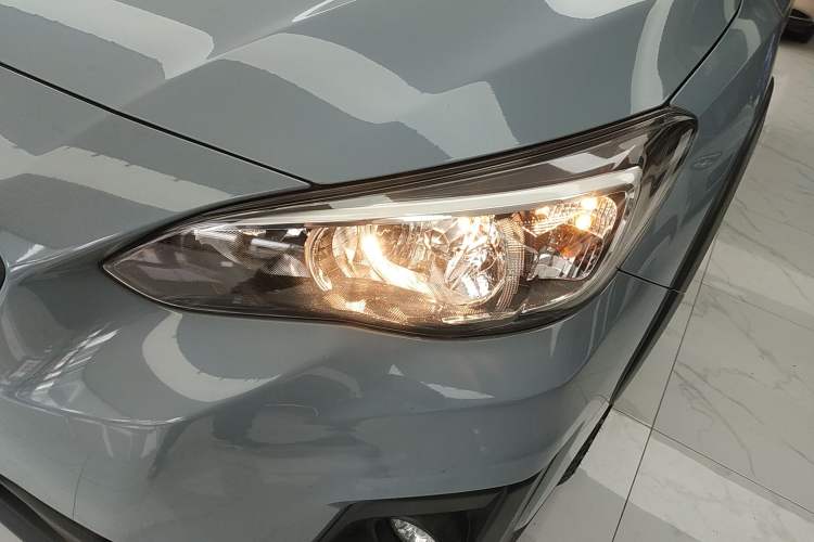 Used Subaru XV 2018 2.0i All-Wheel-Drive Luxury Edition with EyeSight Left Front Headlight