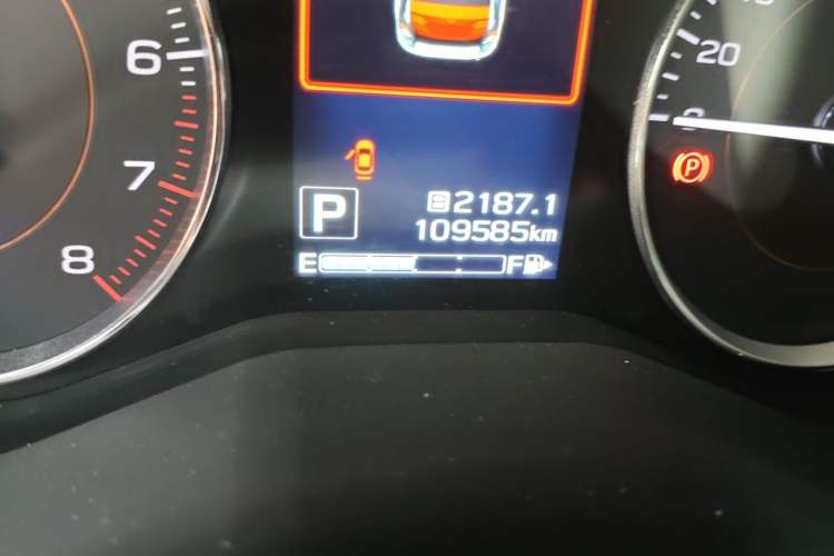 Used Subaru XV 2018 2.0i All-Wheel-Drive Prestige Edition with EyeSight Odometer Close Up