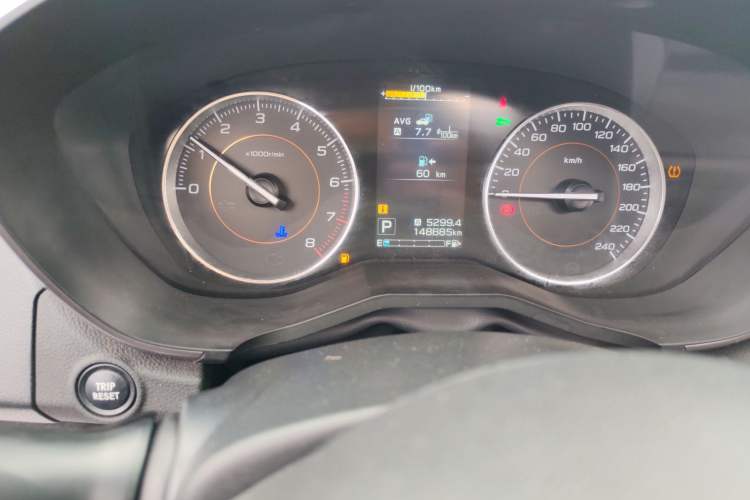 Used Subaru XV 2018 2.0i All-Wheel-Drive Luxury Edition Odometer Close Up