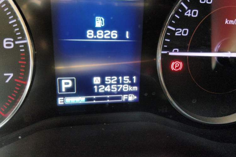 Used Subaru XV 2018 2.0i All-Wheel-Drive Prestige Edition with EyeSight Odometer Close Up