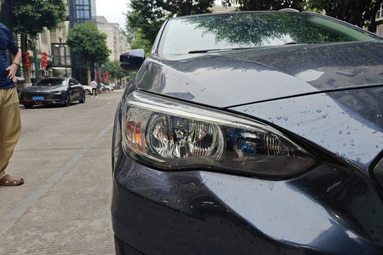 Used Subaru XV 2018 2.0i All-Wheel-Drive Elite Edition Right Front Headlight