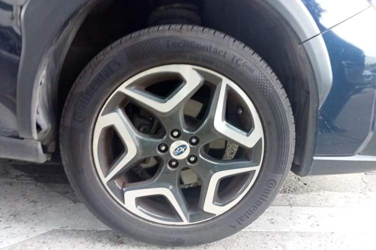 Used Subaru XV 2018 2.0i All-Wheel-Drive Luxury Edition with EyeSight Right Front Wheel Hub