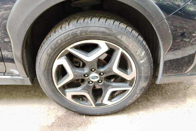 Used Subaru XV 2018 2.0i All-Wheel-Drive Prestige Edition with EyeSight Right Front Wheel Hub
