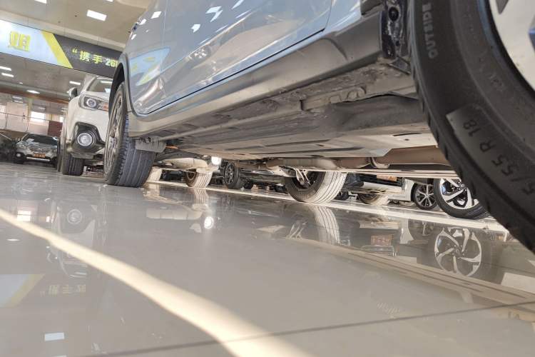 Used Subaru XV 2018 2.0i All-Wheel-Drive Prestige Edition with EyeSight Right Side Sill