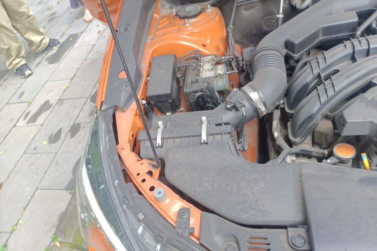 Used Subaru XV 2018 2.0i All-Wheel-Drive Luxury Edition Engine Bay Right