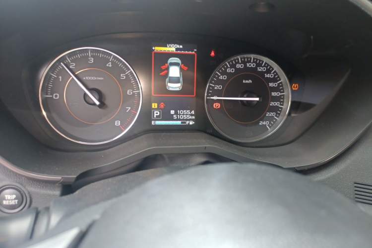 Used Subaru XV 2018 2.0i All-Wheel-Drive Luxury Edition Odometer Close Up