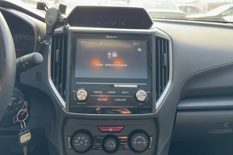 Used Subaru XV 2018 2.0i All-Wheel-Drive Elite Edition Audio And AC Panel
