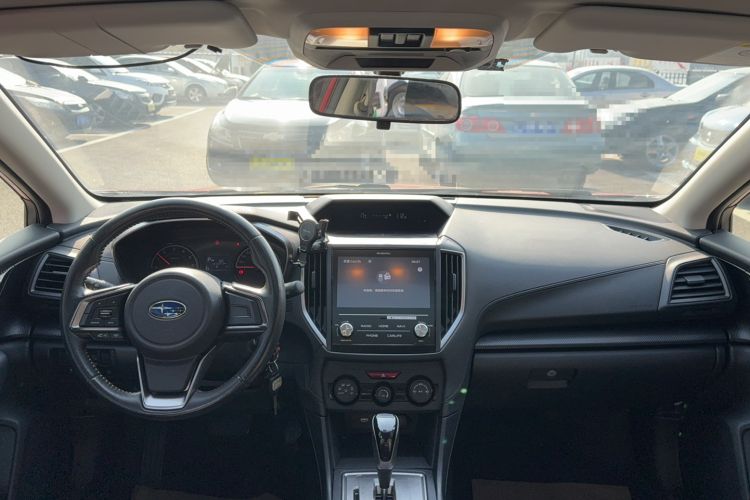 Used Subaru XV 2018 2.0i All-Wheel-Drive Elite Edition Center Console