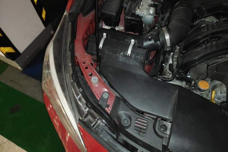 Used Subaru XV 2018 2.0i All-Wheel-Drive Luxury Edition Engine Bay Right