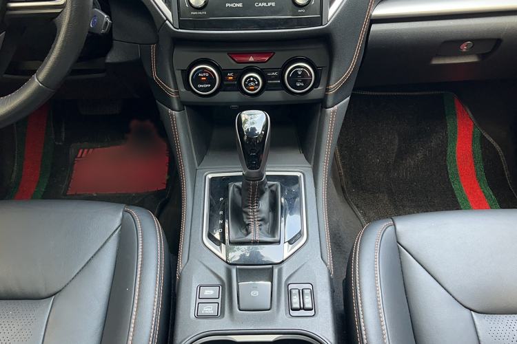 Used Subaru XV 2018 2.0i All-Wheel-Drive Luxury Edition with EyeSight Gear Lever