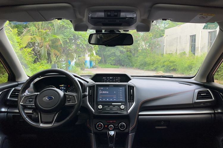 Used Subaru XV 2018 2.0i All-Wheel-Drive Luxury Edition with EyeSight Interior 2