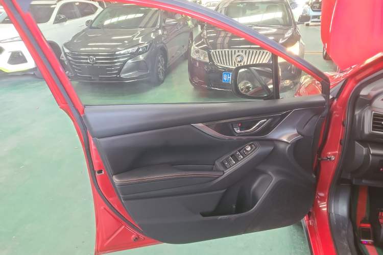 Used Subaru XV 2018 2.0i All-Wheel-Drive Luxury Edition with EyeSight Interior 7