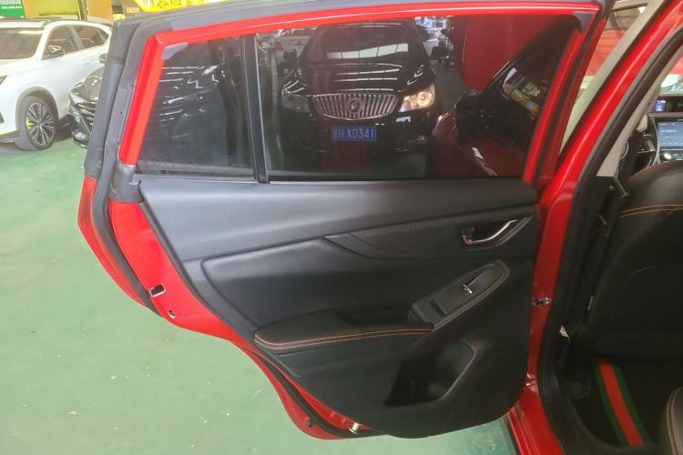 Used Subaru XV 2018 2.0i All-Wheel-Drive Luxury Edition with EyeSight Interior 8