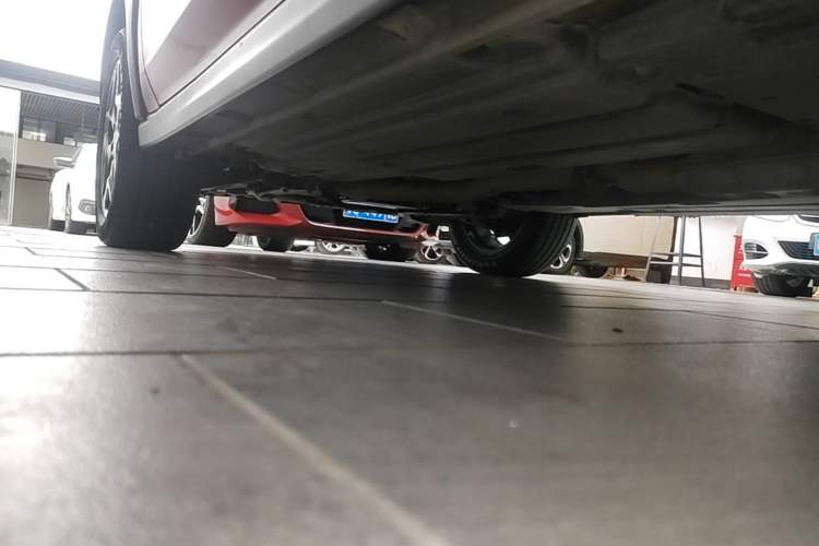 Used Subaru XV 2018 2.0i All-Wheel-Drive Prestige Edition with EyeSight Left Side Sill