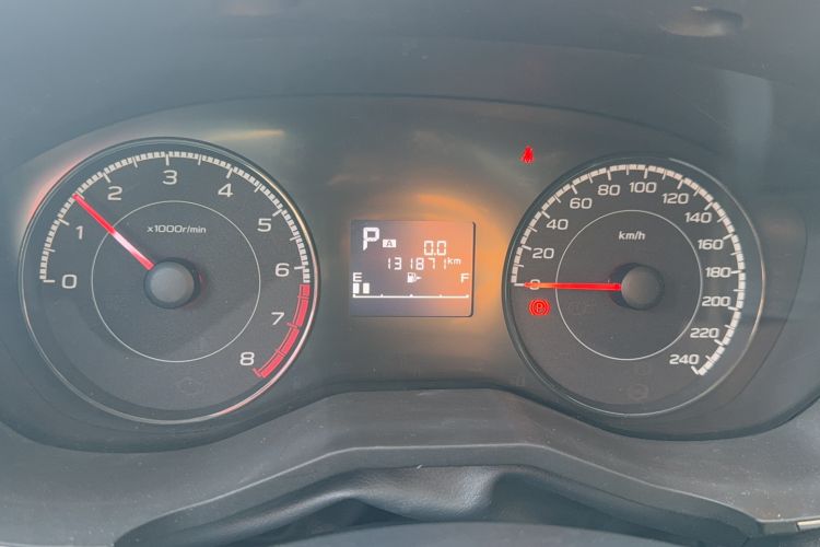 Used Subaru XV 2018 2.0i All-Wheel-Drive Elite Edition Odometer Close Up