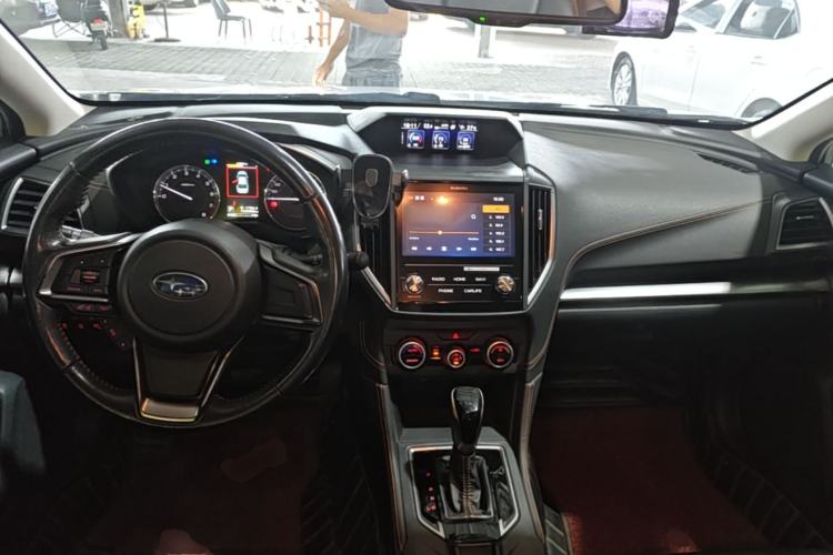 Used Subaru XV 2018 2.0i All-Wheel-Drive Luxury Edition Center Console