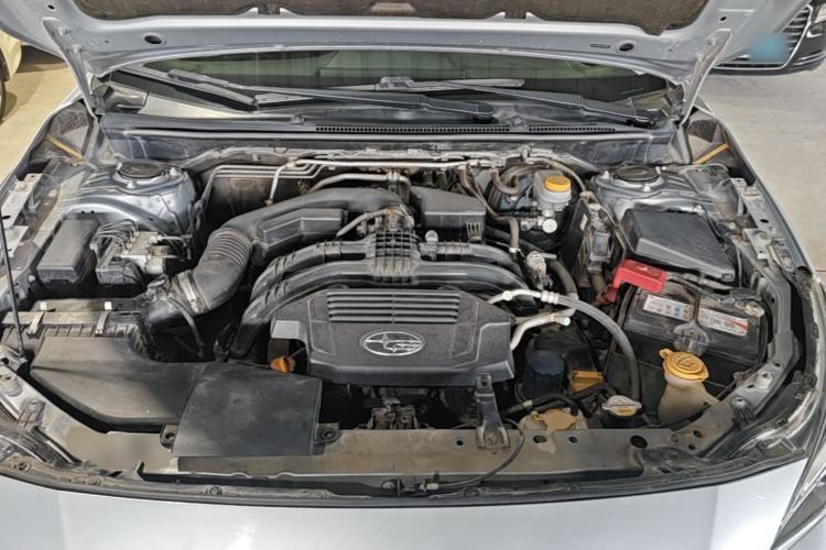 Used Subaru XV 2018 2.0i All-Wheel-Drive Luxury Edition Engine Bay