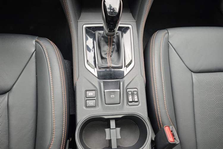 Used Subaru XV 2018 2.0i All-Wheel-Drive Luxury Edition Gear Lever