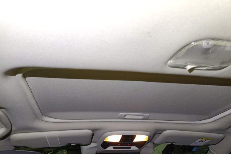 Used Subaru XV 2018 2.0i All-Wheel-Drive Prestige Edition with EyeSight Headliner