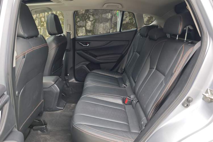 Used Subaru XV 2018 2.0i All-Wheel-Drive Luxury Edition Interior 4