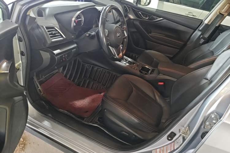 Used Subaru XV 2018 2.0i All-Wheel-Drive Luxury Edition Left Front Seat