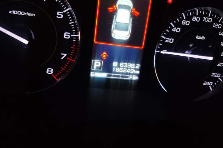 Used Subaru XV 2018 2.0i All-Wheel-Drive Luxury Edition Odometer Close Up