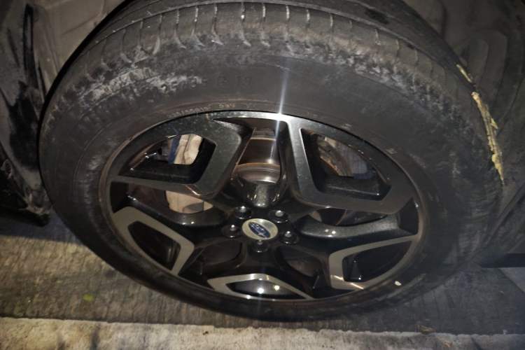 Used Subaru XV 2018 2.0i All-Wheel-Drive Luxury Edition Right Front Wheel Hub
